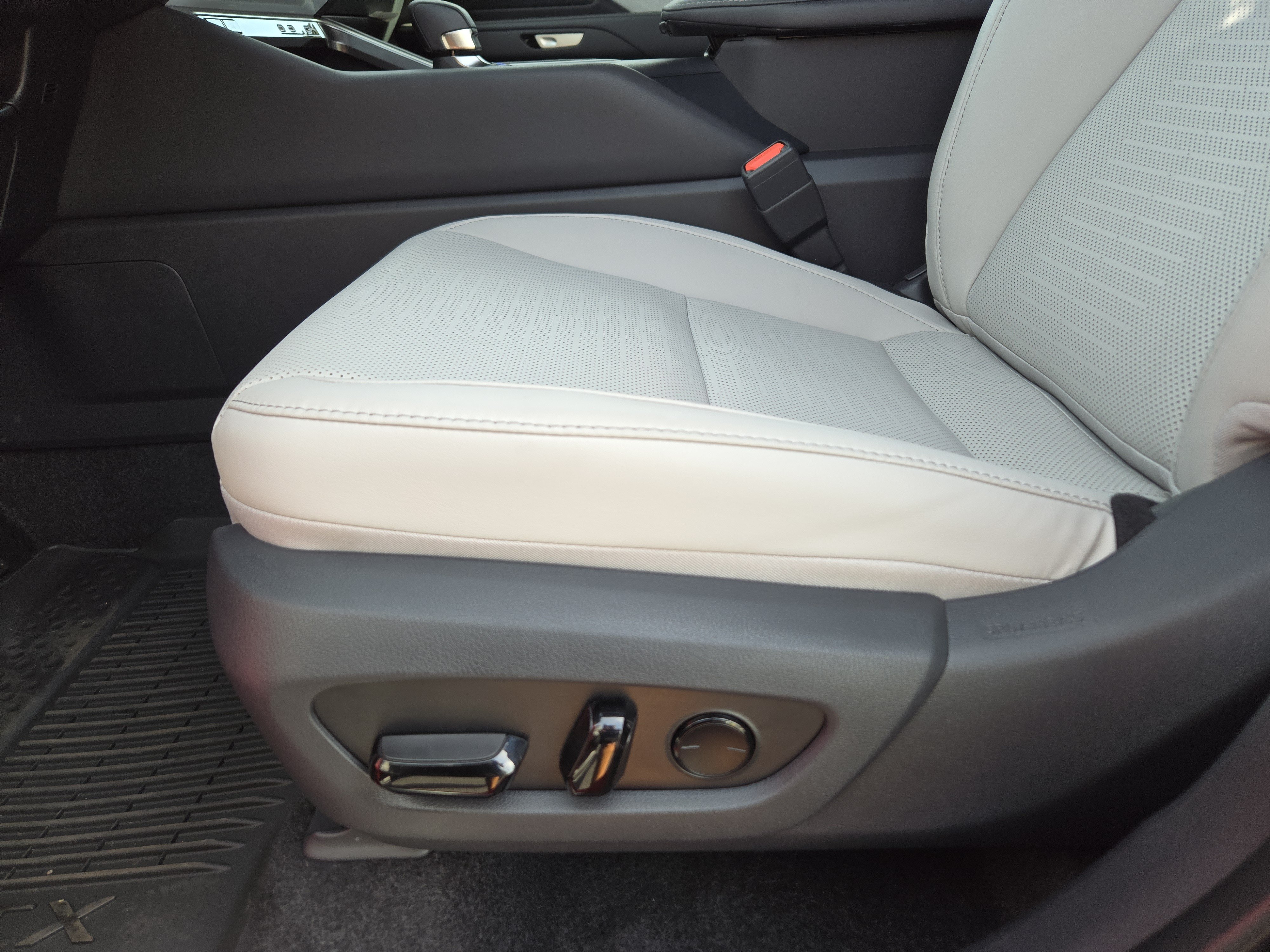 New 2026 Matador Red Mica Lexus PREMIUM AWD image 17
