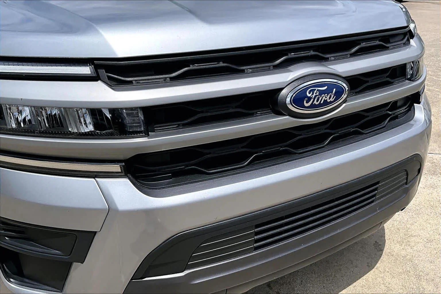 Used 2024 Iconic Silver Metallic Ford XLT image 27