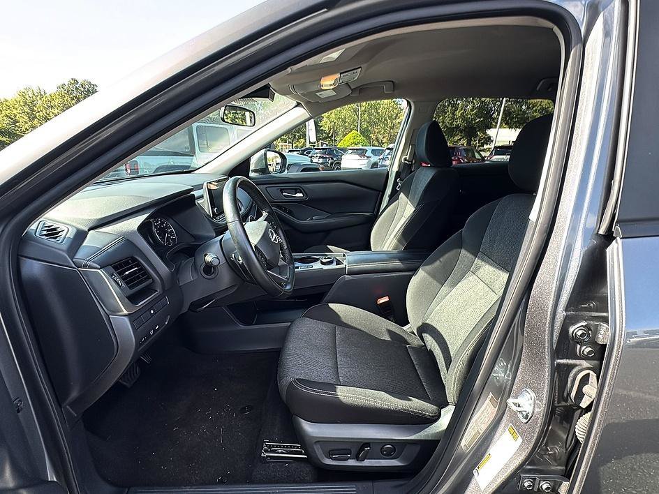 Used 2025 Brilliant Silver Metallic Nissan SV image 13