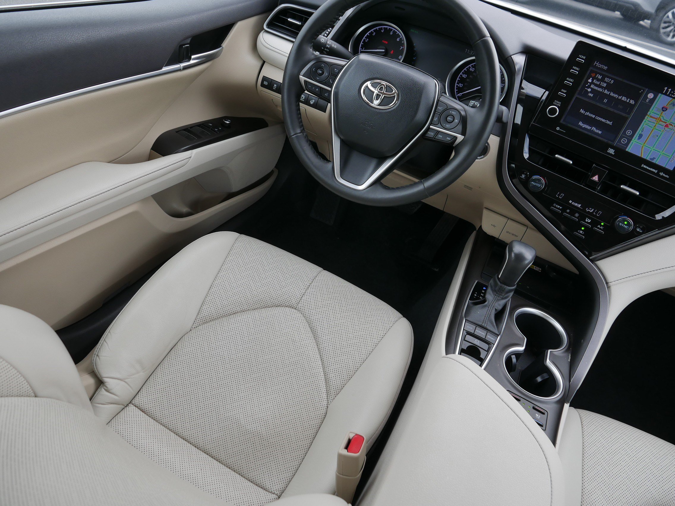 Used 2023 Wind Chill Pearl Toyota XLE image 9
