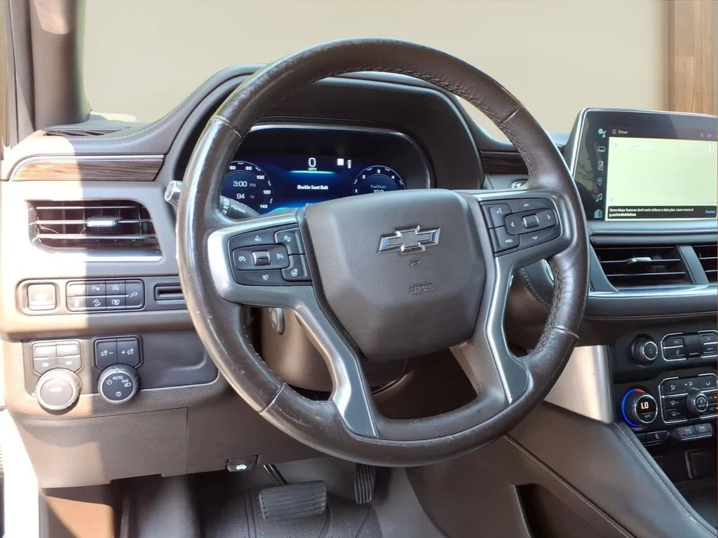 Certified Used 2022 White Chevrolet Z71 image 3