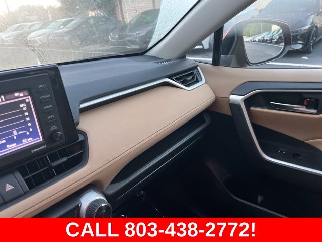 Used 2020 Red Toyota XLE image 28