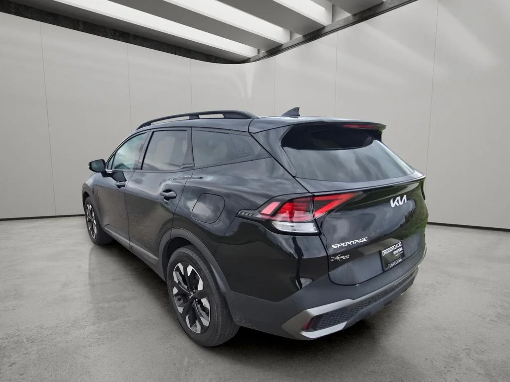 Used 2023 Fusion Black Kia X-Line image 3
