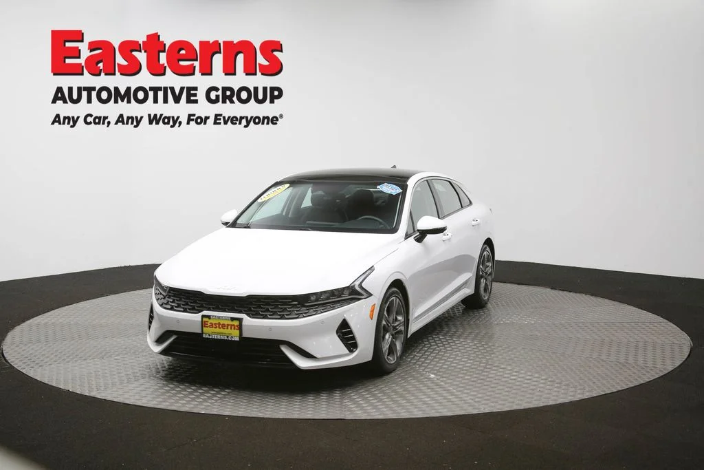 Used 2022 White Kia EX image 54
