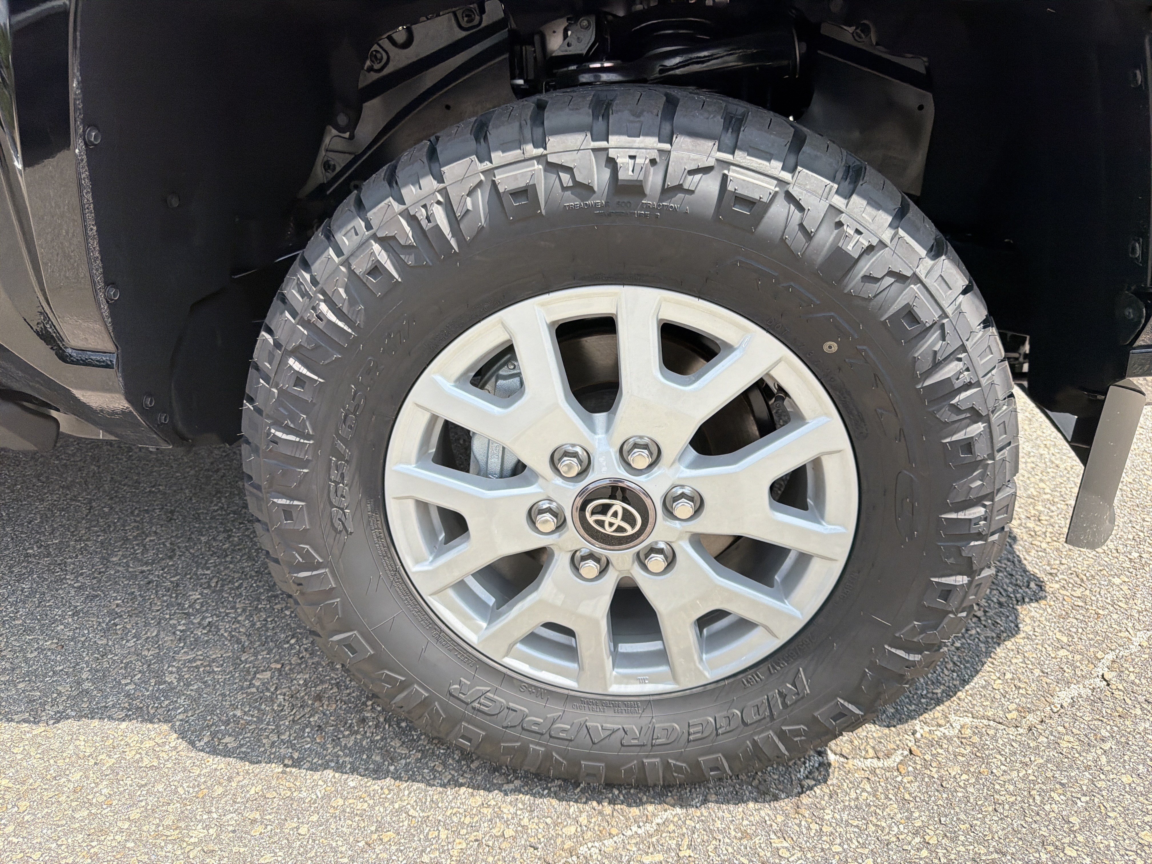 2026 Toyota Tacoma SR5 - Photo 12
