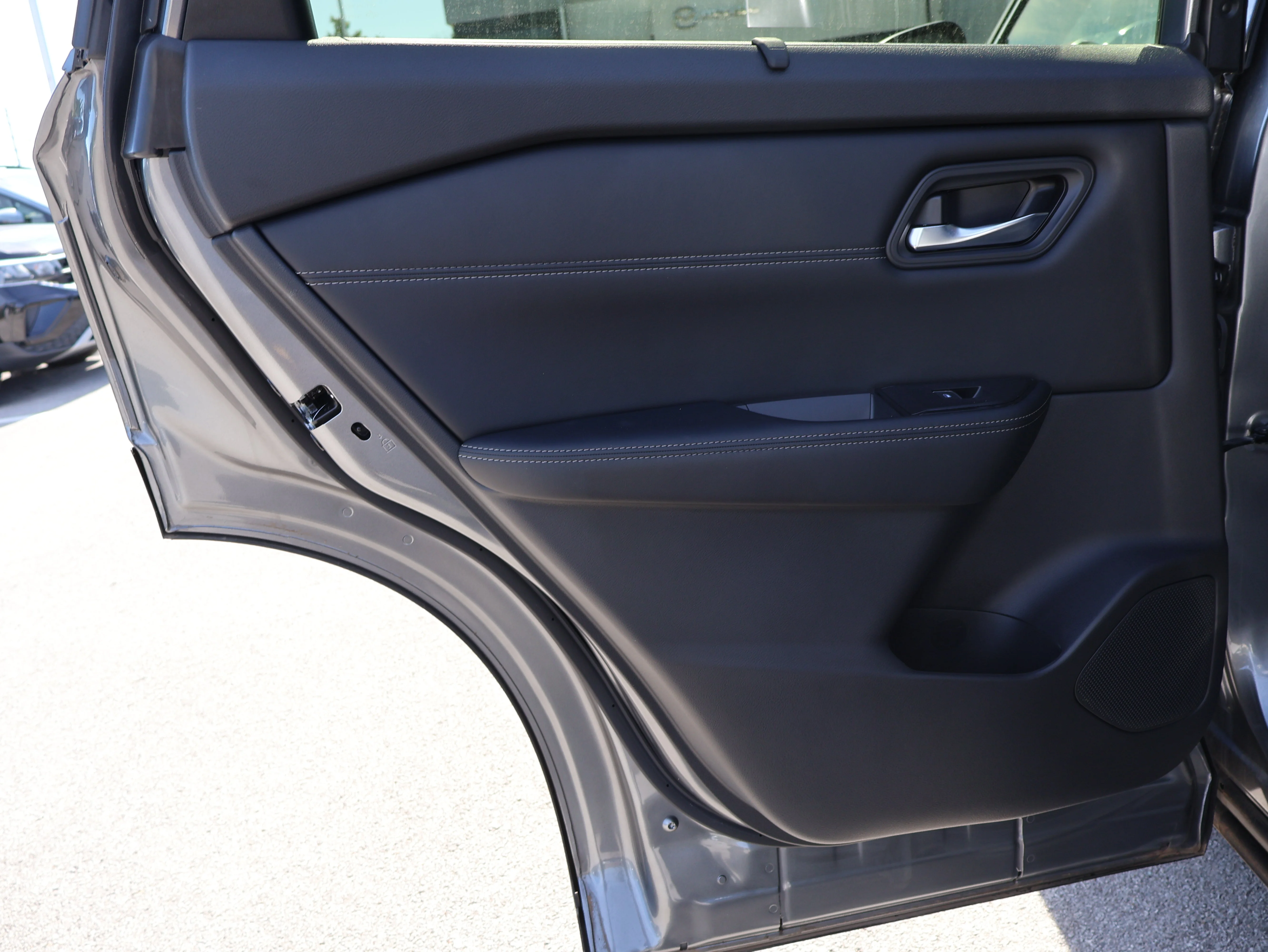 Used 2025 Gun Metallic Nissan SL image 19