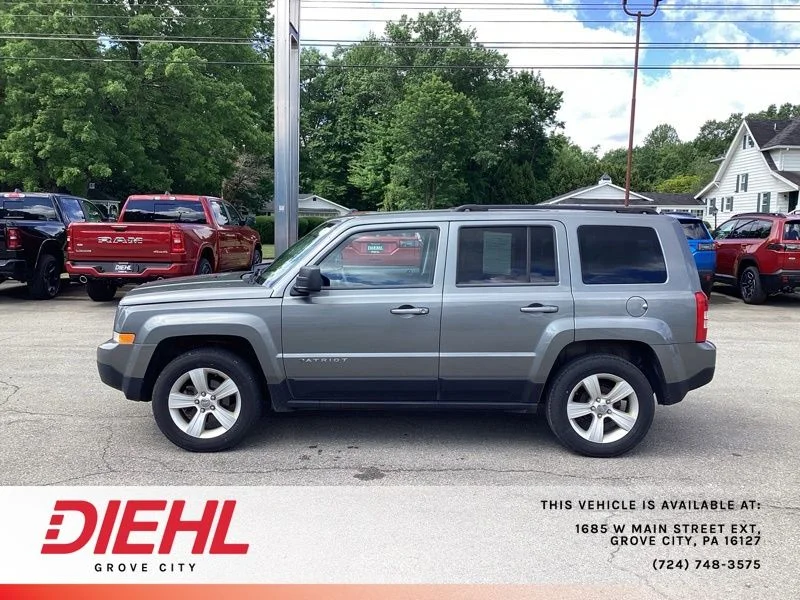 Used 2014 Gray Jeep Sport image 4