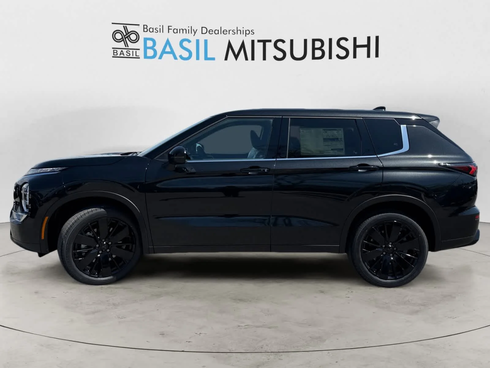 New 2026 Black Diamond Mitsubishi LE image 2