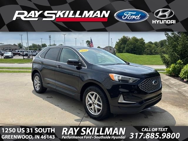 Used 2024 Black Ford SEL image 1