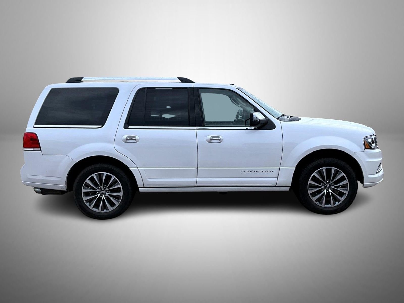 Used 2016 White Lincoln Select image 4