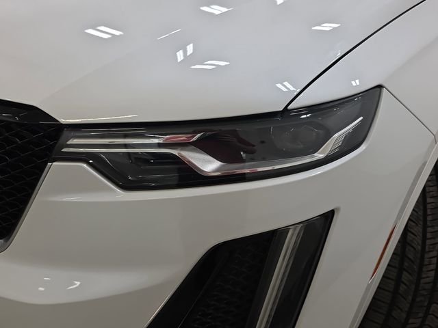 Used 2020 White Cadillac Sport image 28