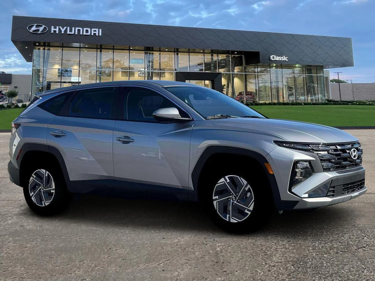 New 2026 Shimmering Silver Metallic Hyundai Blue SE image 10
