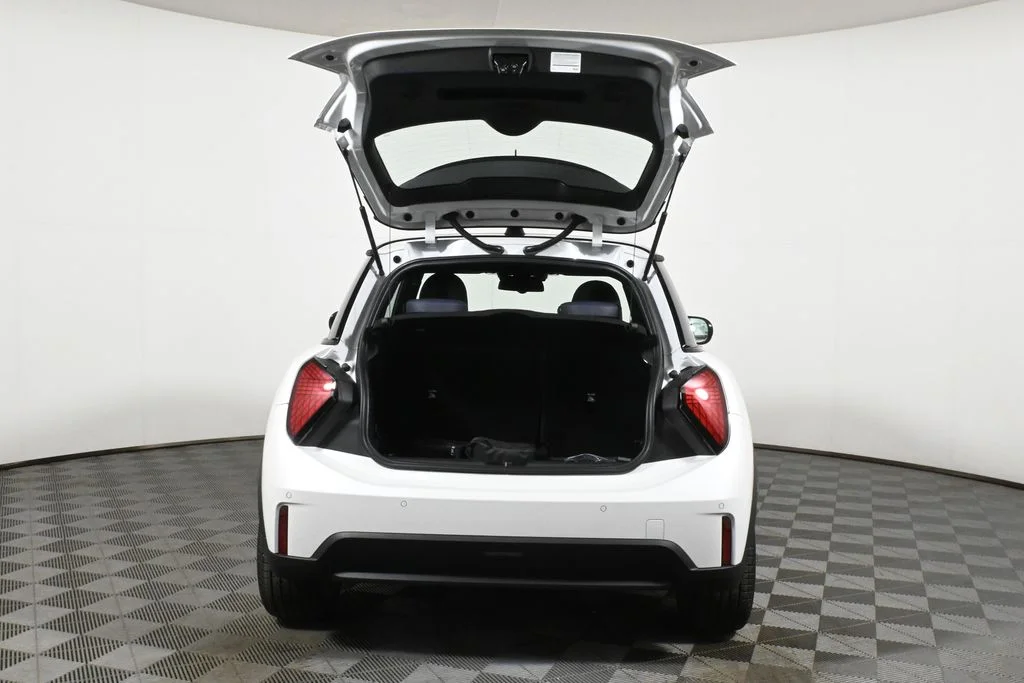 Used 2025 White MINI  image 27