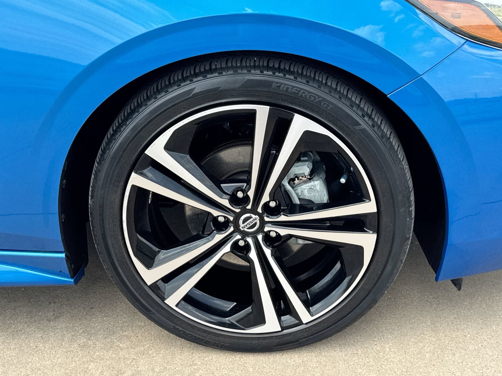 Used 2020 Electric Blue Metallic Nissan SR image 10