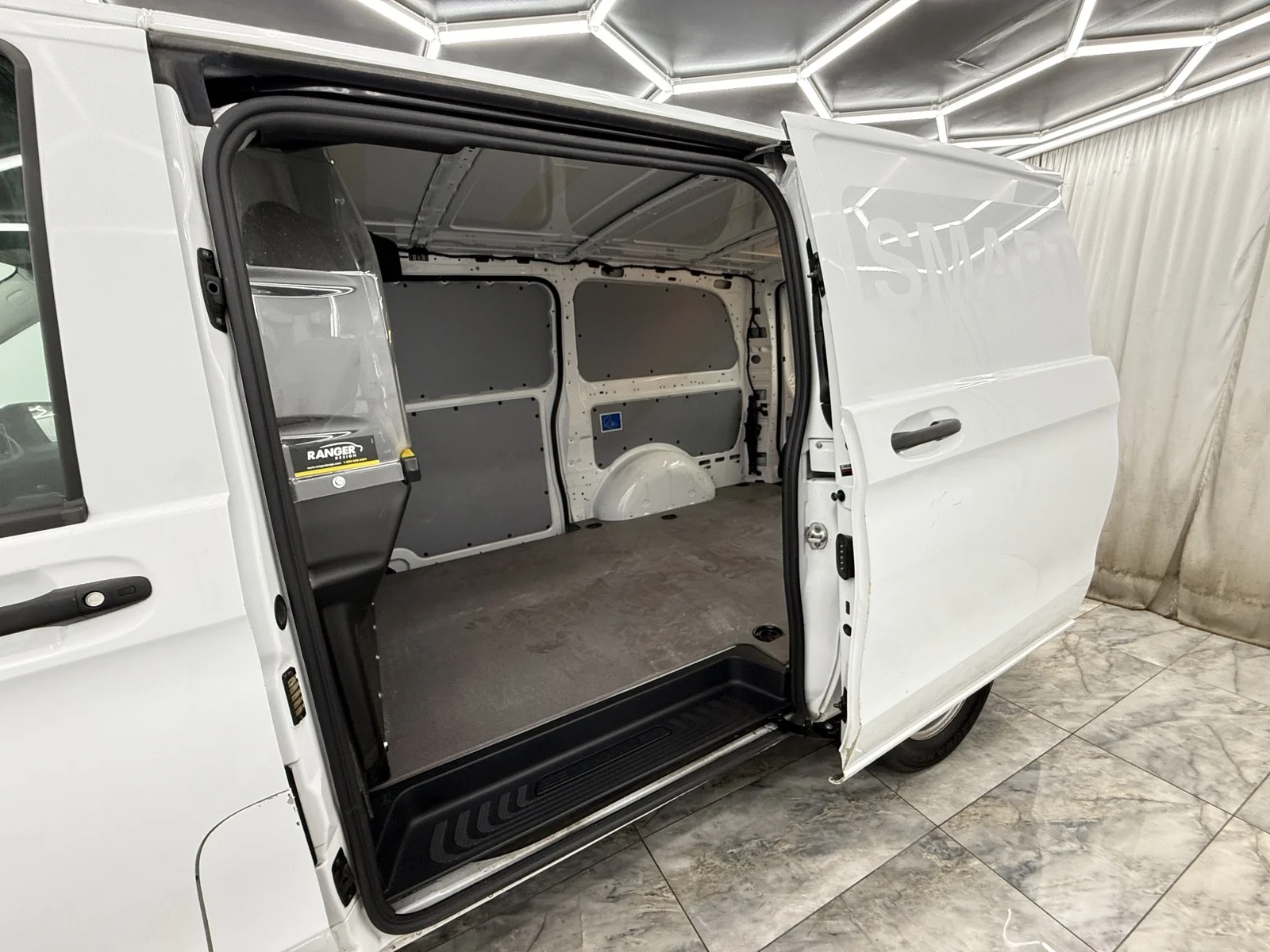 Used 2022 Arctic White Mercedes-Benz  image 12
