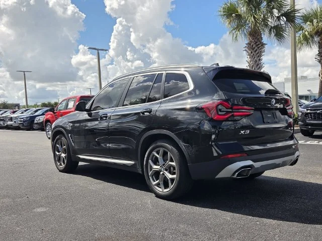 Used 2022 Black BMW xDrive30i image 5