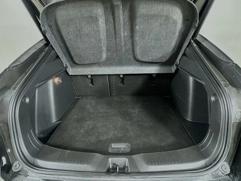 Used 2024 Black Buick Preferred image 31