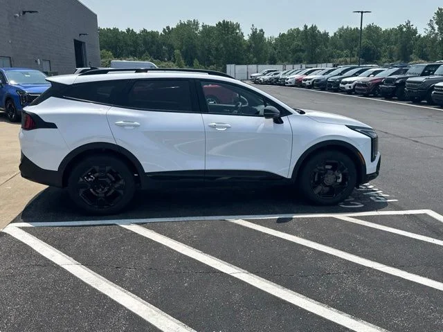 Used 2026 White Kia X-Line image 9
