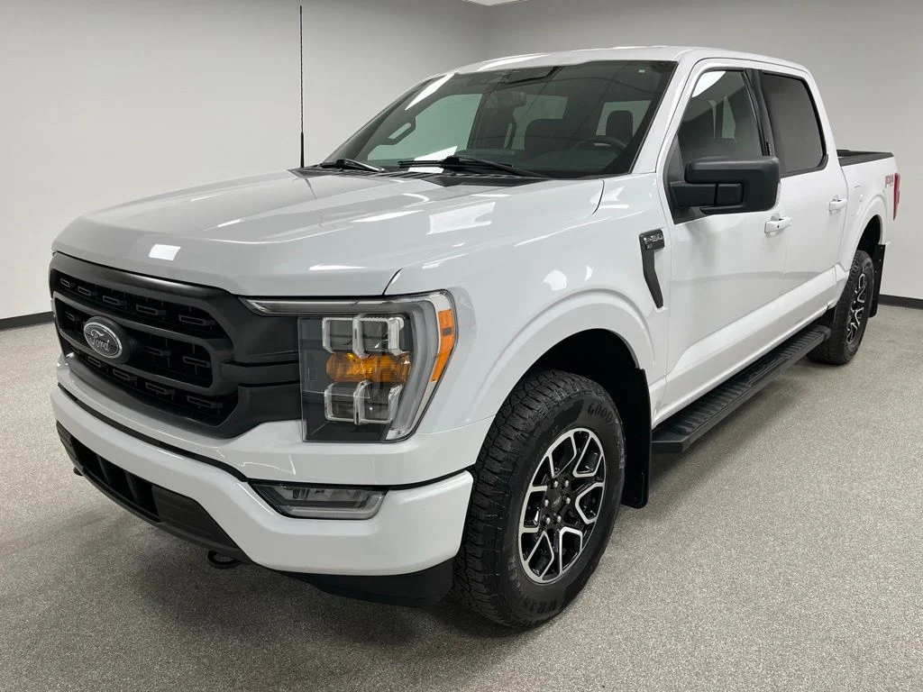 Used 2023 White Ford XLT image 4