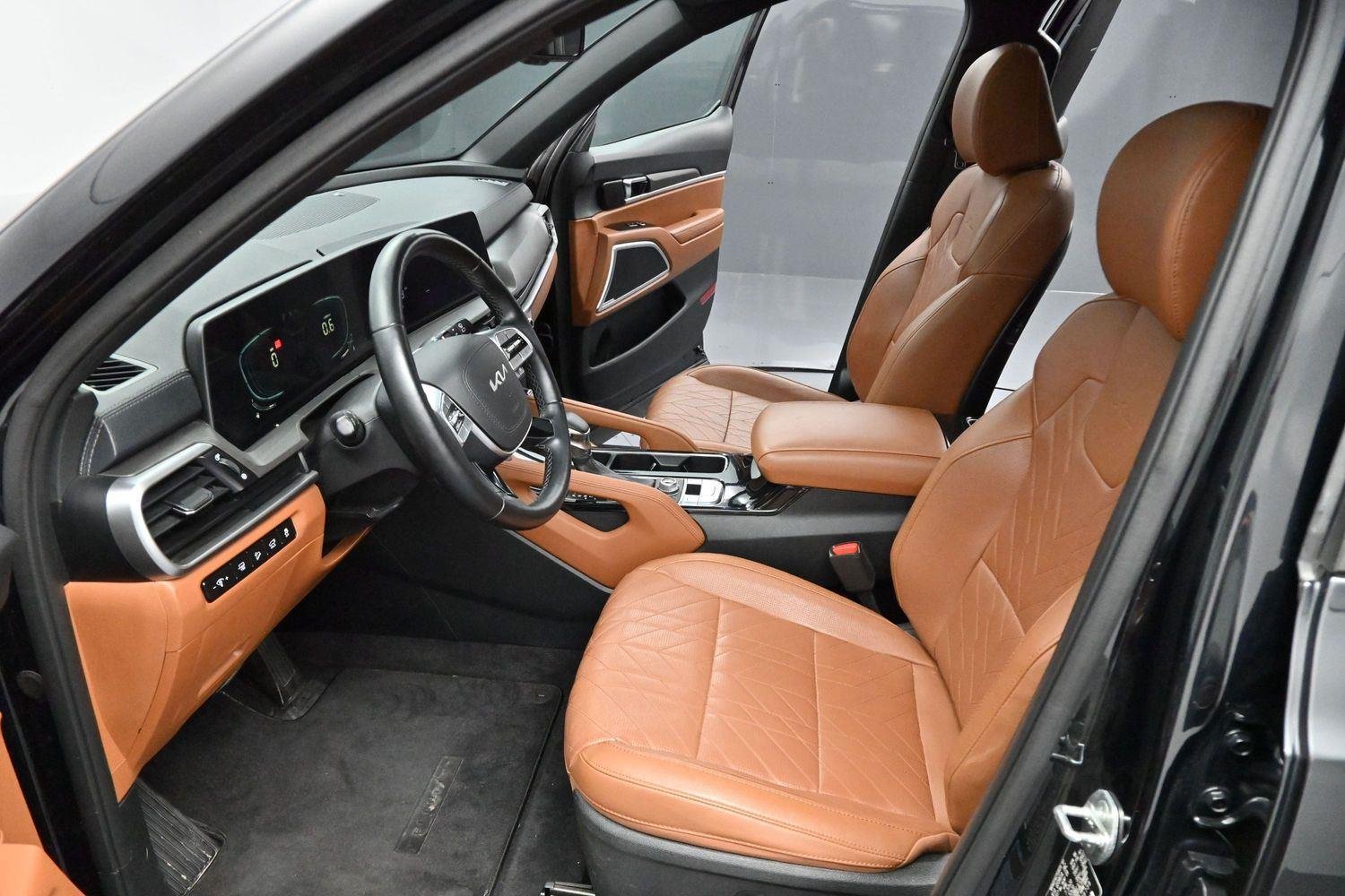 Used 2023 Ebony Black Kia EX X-Line image 11