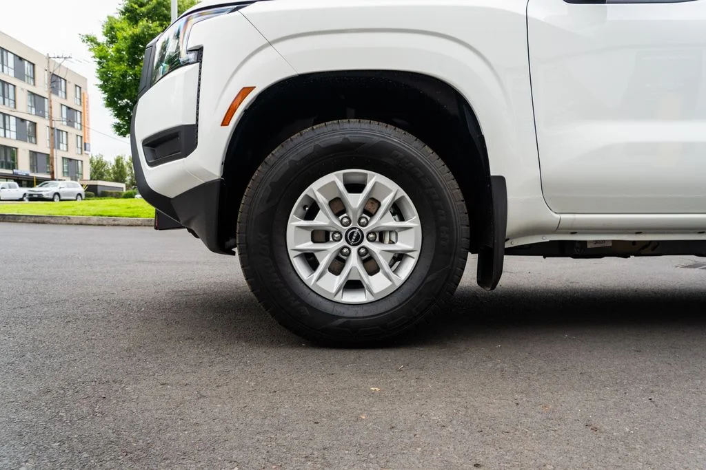 New 2026 Glacier White Nissan Crew Cab S image 7