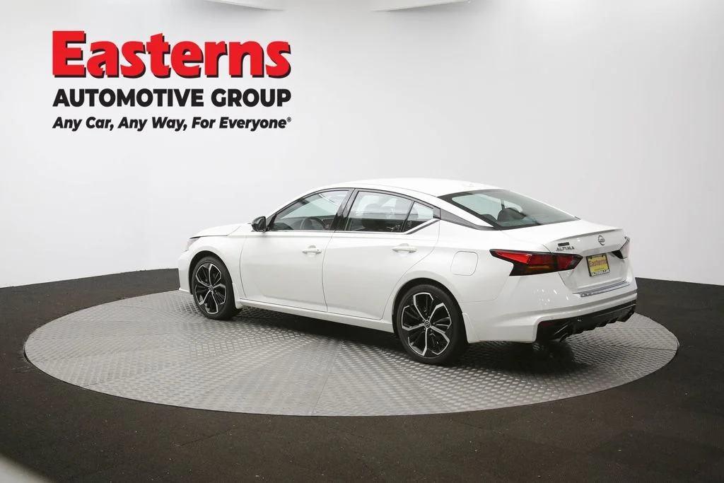 Used 2023 White Nissan 2.5 SR image 60