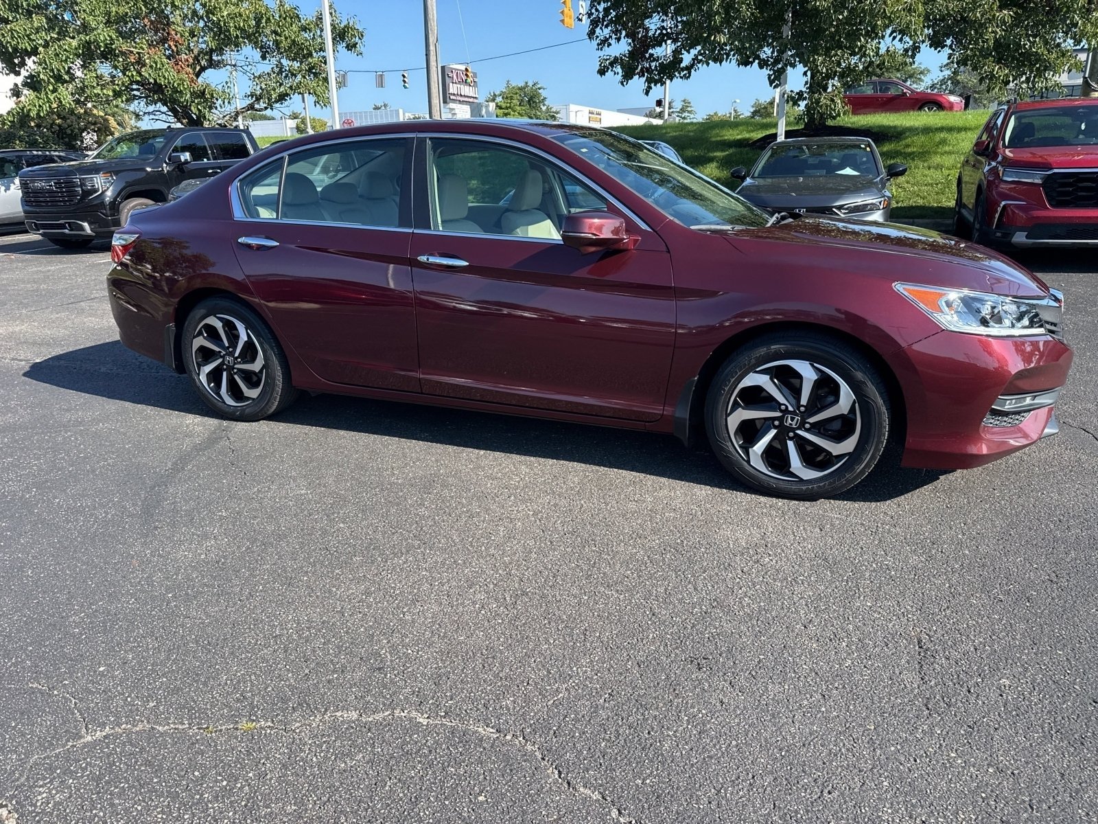 Used 2016 Basque Red Pearl II Honda EX-L image 20