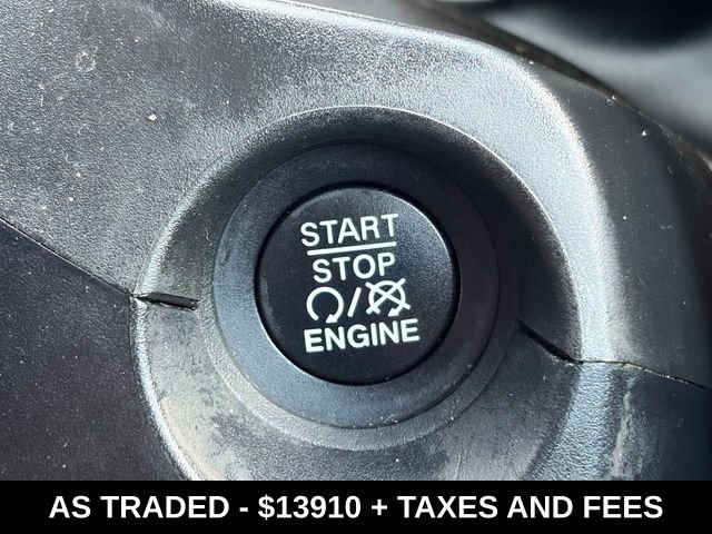 Used 2020 Silver Jeep Latitude image 25