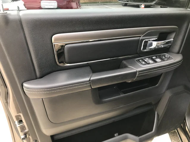Used 2018 Granite Crystal Metallic Clearcoat Ram Laramie image 12