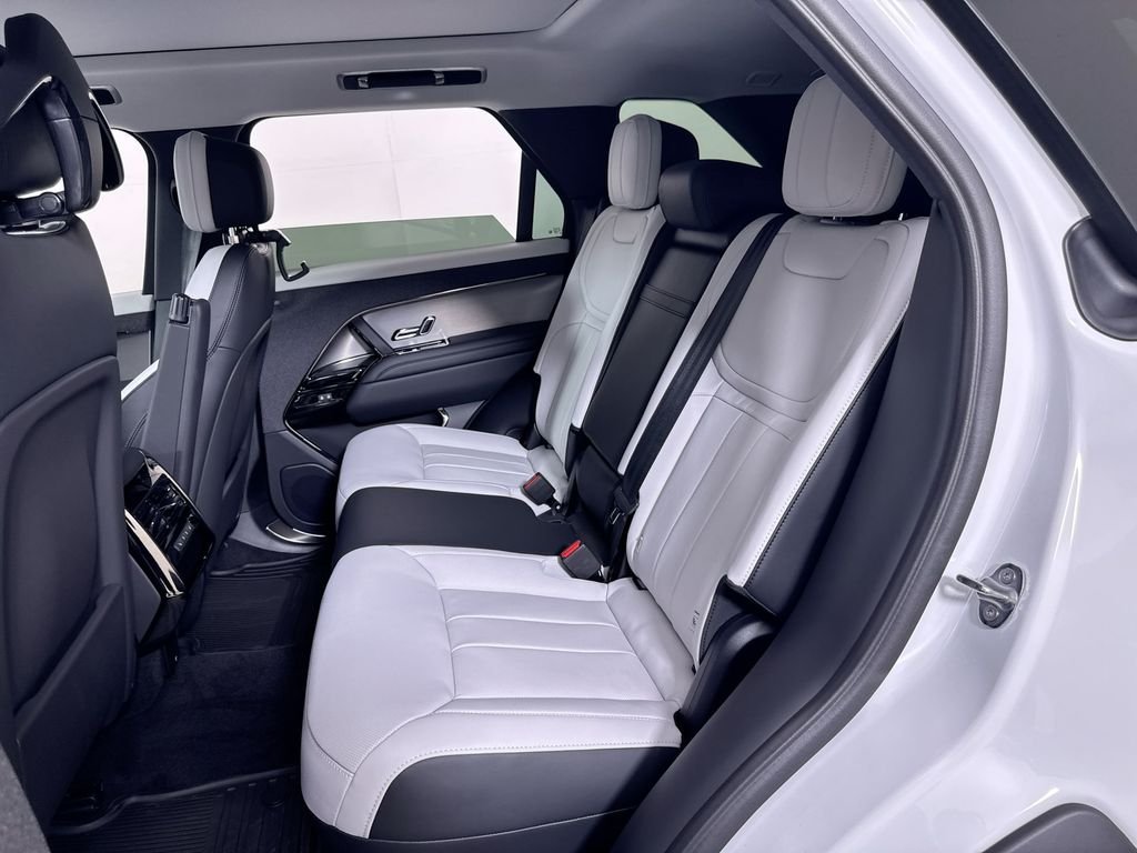New 2026 Fuji White Land Rover Dynamic SE image 20