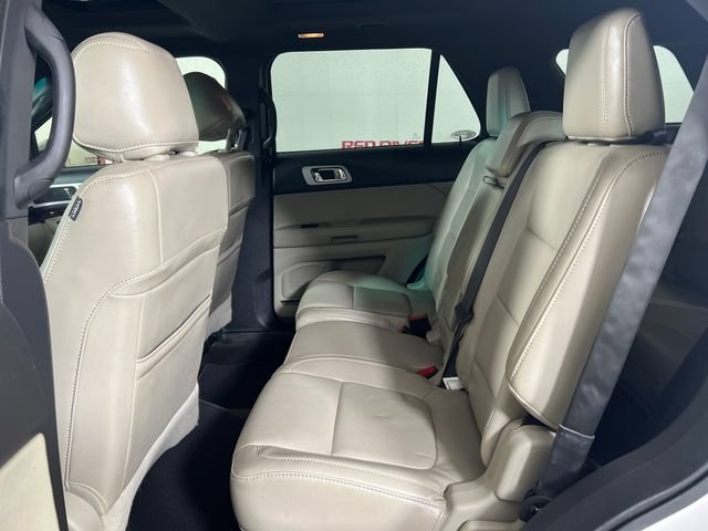 Used 2012 White Ford Limited image 24
