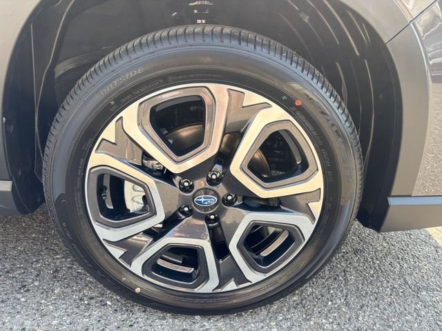 New 2026 MAGNETITE GRAY METALLIC Subaru Limited 7-Passenger image 29