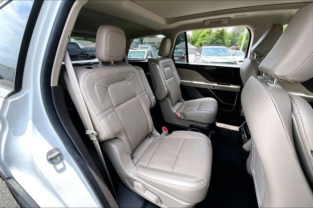 Used 2023 White Lincoln Reserve image 20