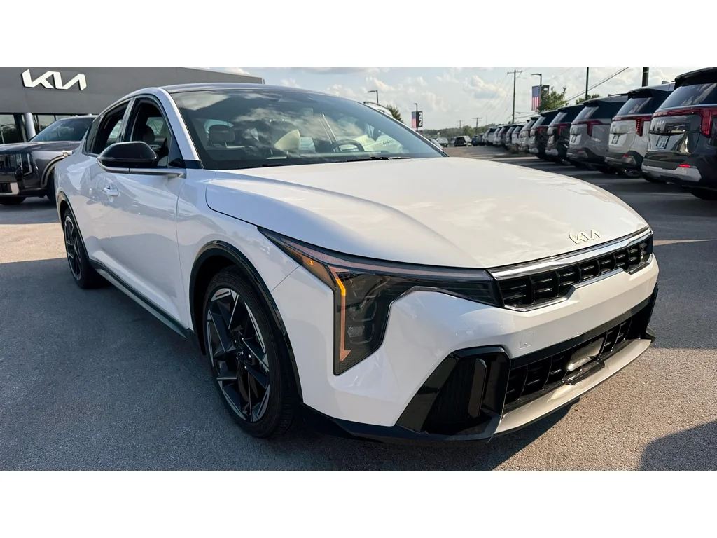 New 2026 Whi Kia GT-Line image 2