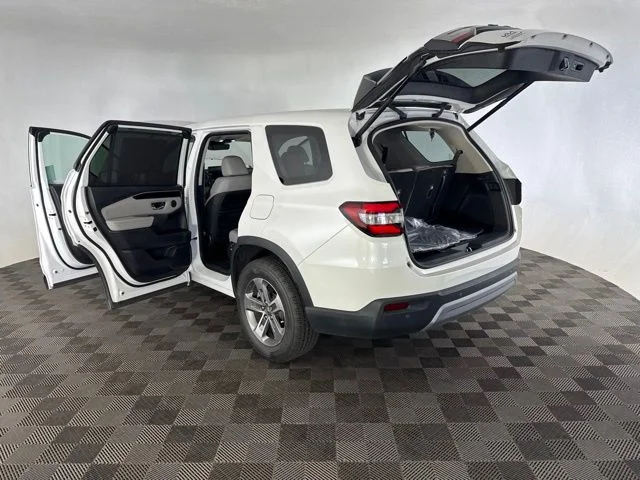 Used 2023 White Honda EX-L image 16