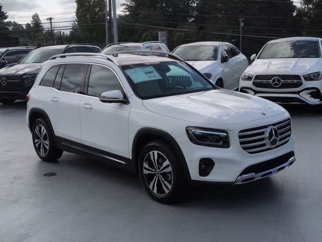 New 2026 Polar White Mercedes-Benz GLB 250 image 2