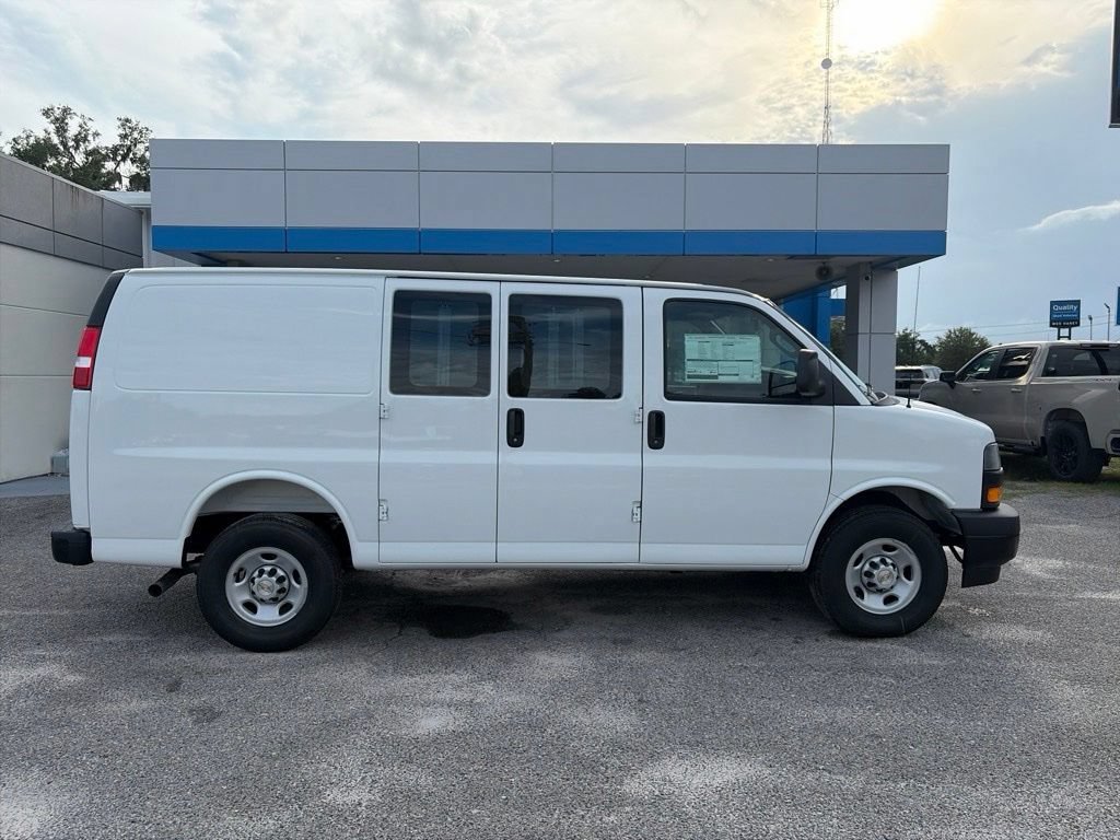 2026 Chevrolet Express Cargo Work Van - Photo 7