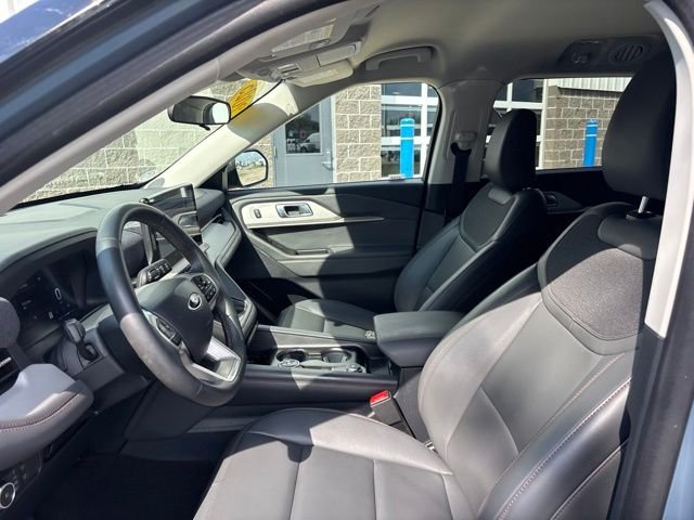 Certified Used 2025 Vapor Blue Ford Active image 13