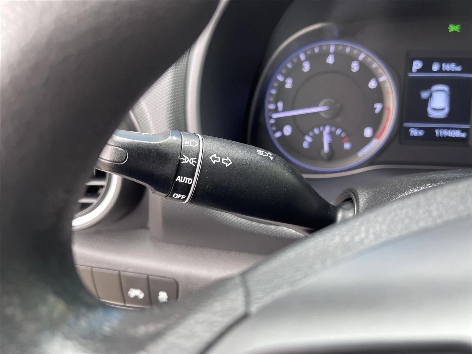 Used 2020 Chalk White Hyundai SE image 14