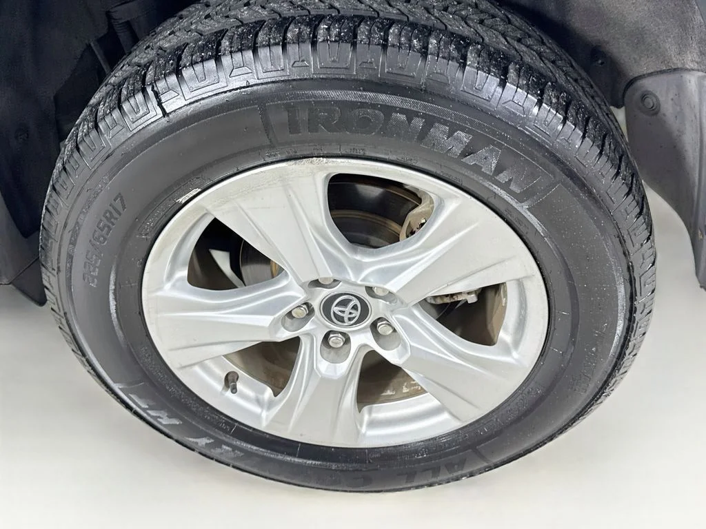 Used 2020 Gray Toyota XLE image 40