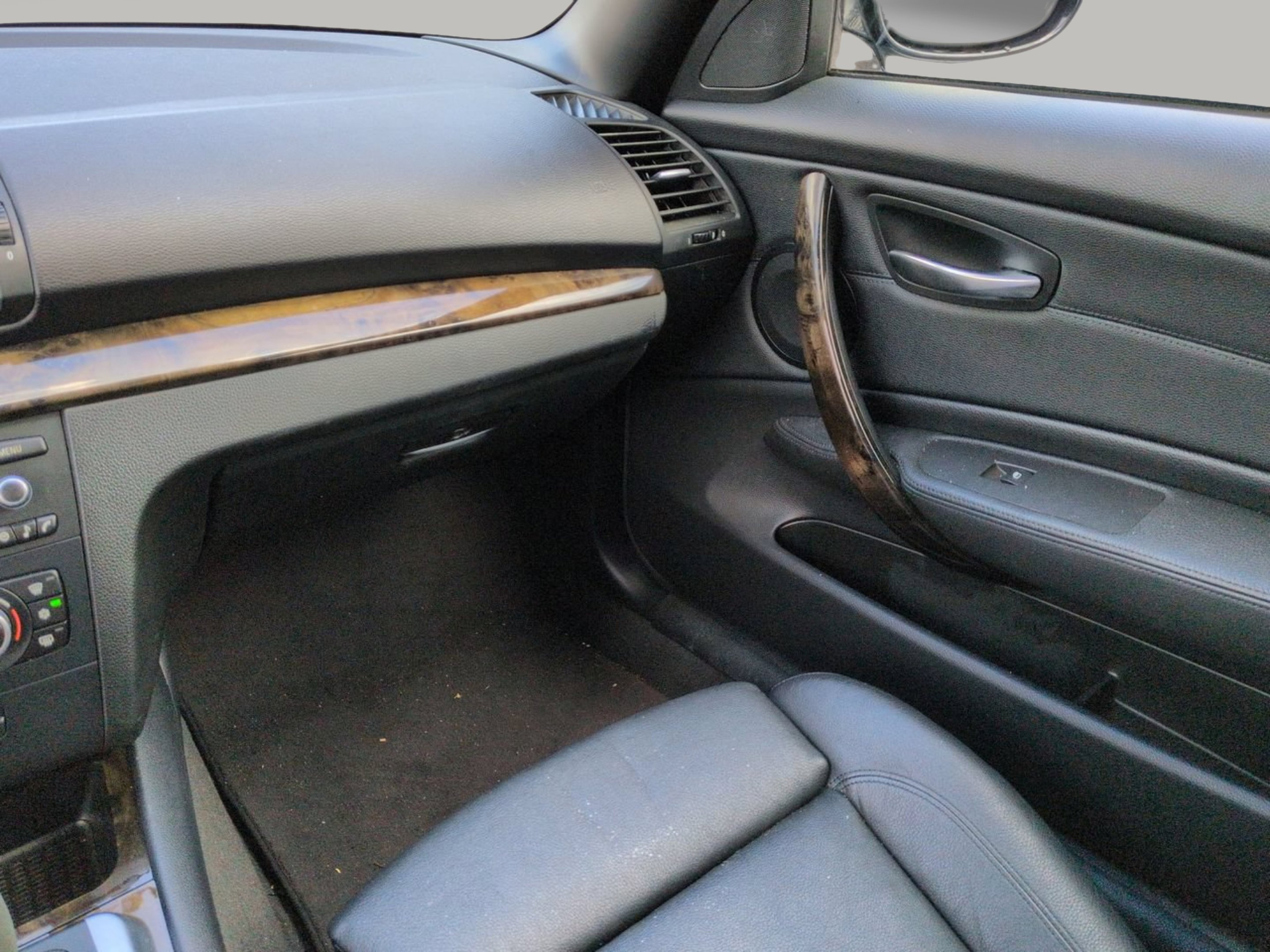 Used 2011 Le Mans Blue Metallic BMW 135i image 22
