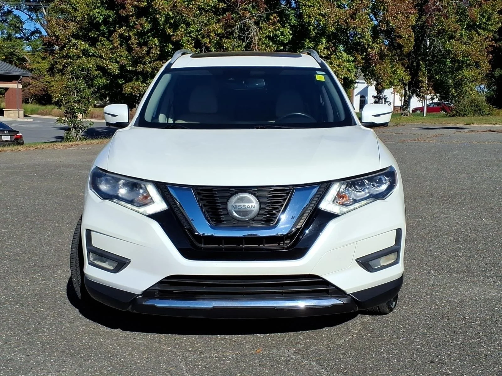 Used 2020 Pearl White Tricoat Nissan SL image 11