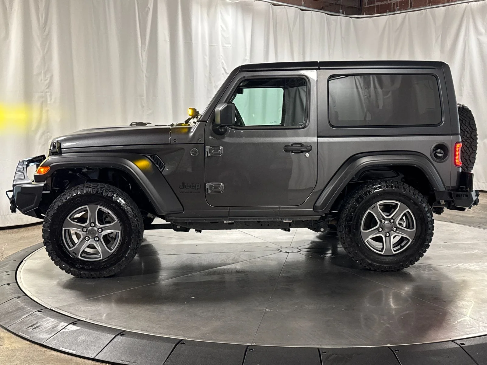 Used 2022 Crystal Metallic Jeep Sport S image 8