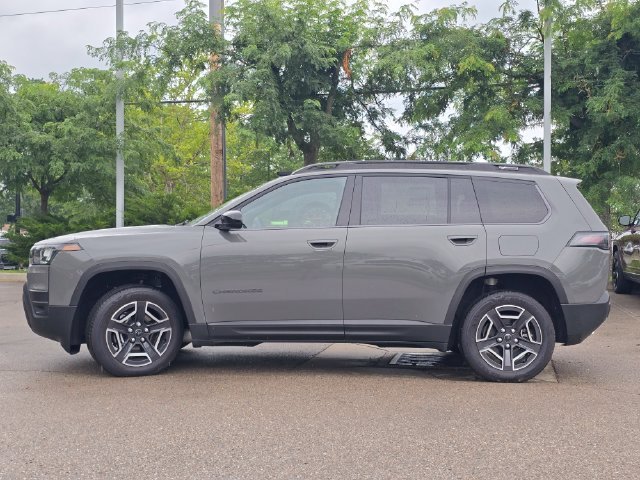 New 2026 Sting-Gray Clear-Coat Exterior Paint Jeep Laredo image 24