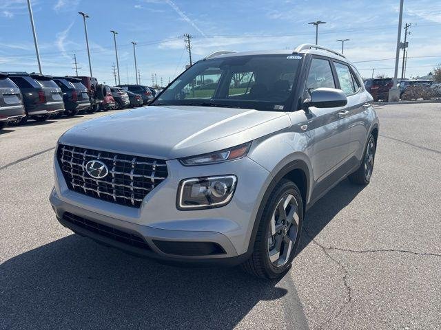 New 2026 Shimmering Silver Hyundai SEL image 37