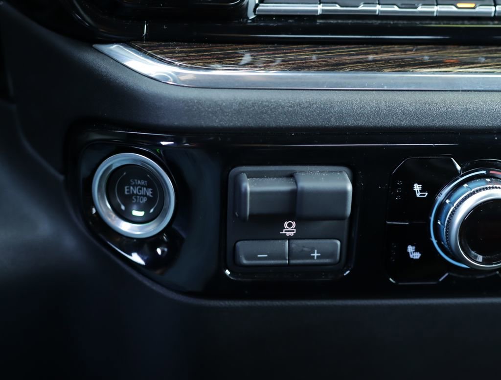Used 2024 Sterling Metallic GMC SLE image 19