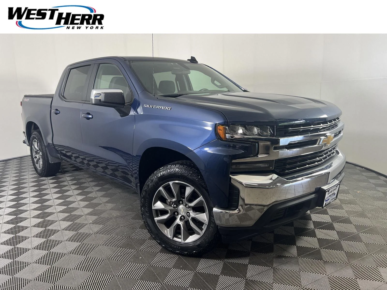 Used 2022 Northsky Blue Metallic Chevrolet LT image 1