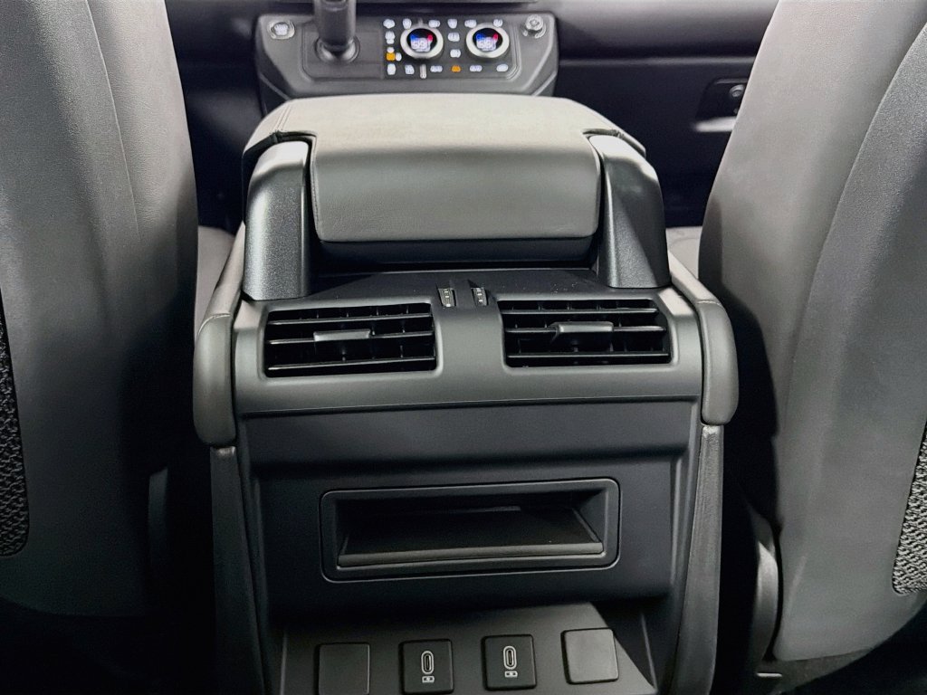 New 2026 Fuji White Land Rover X-Dynamic SE image 27