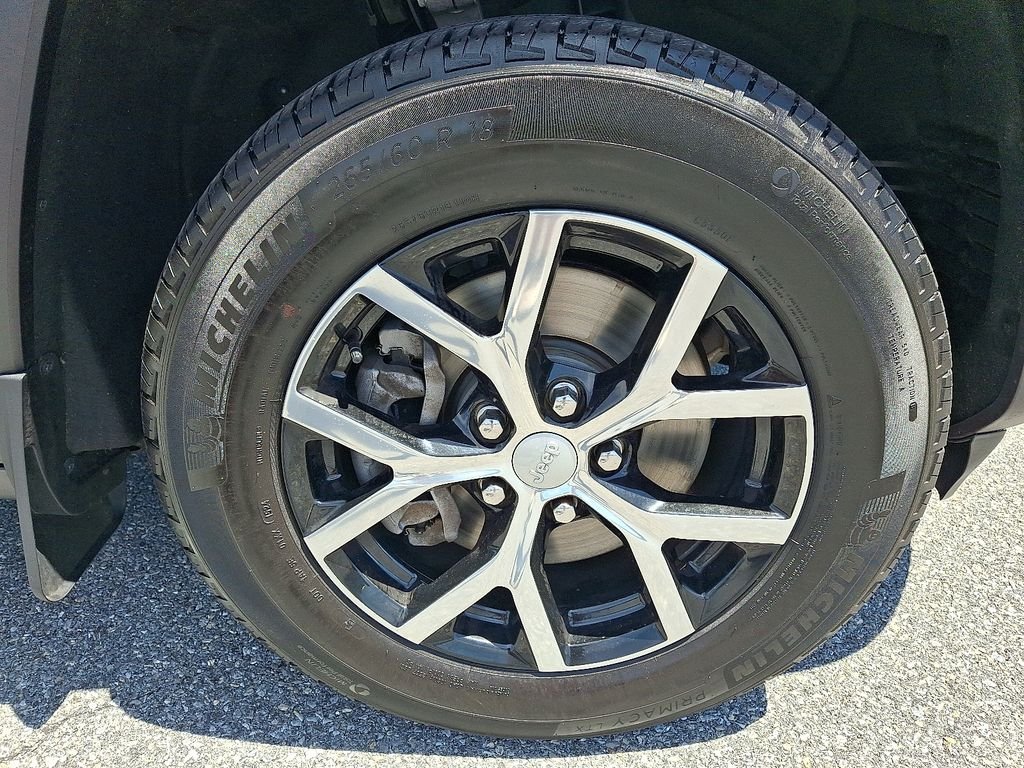 Used 2024 White Jeep Limited image 9