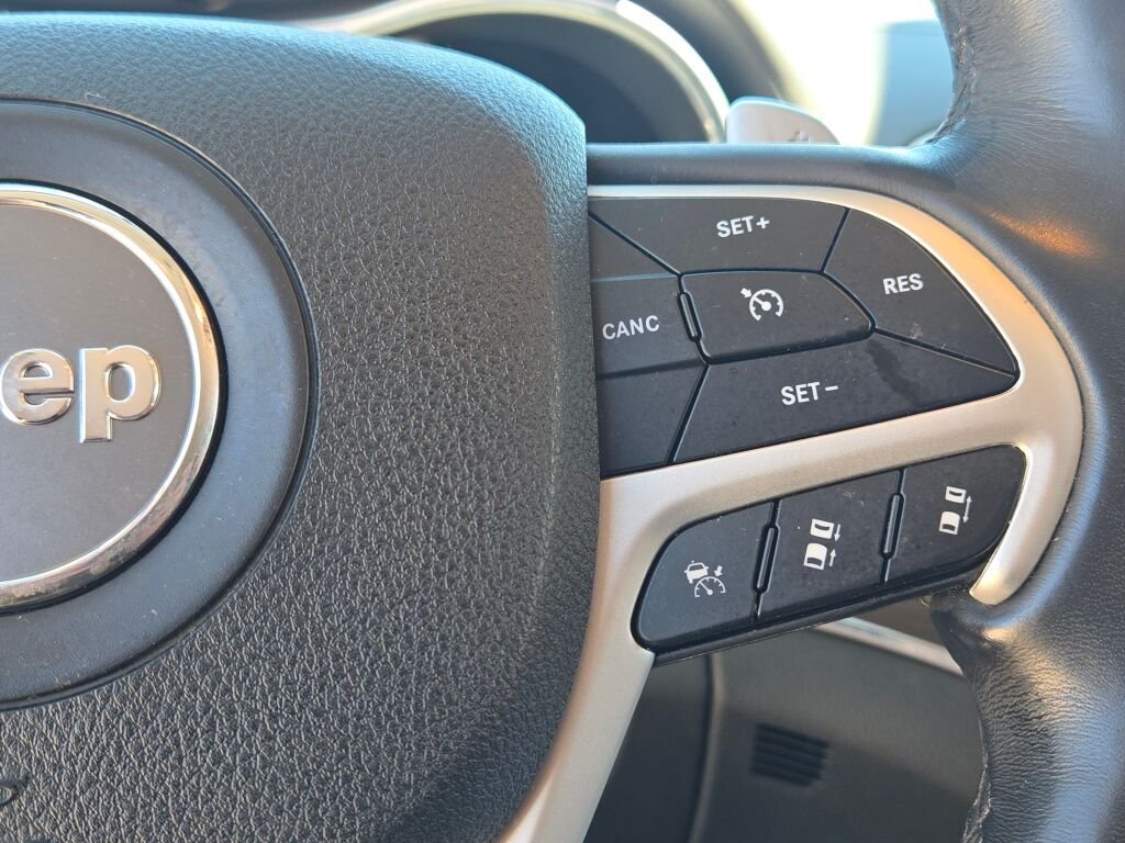 Used 2018 Red Jeep Summit image 38